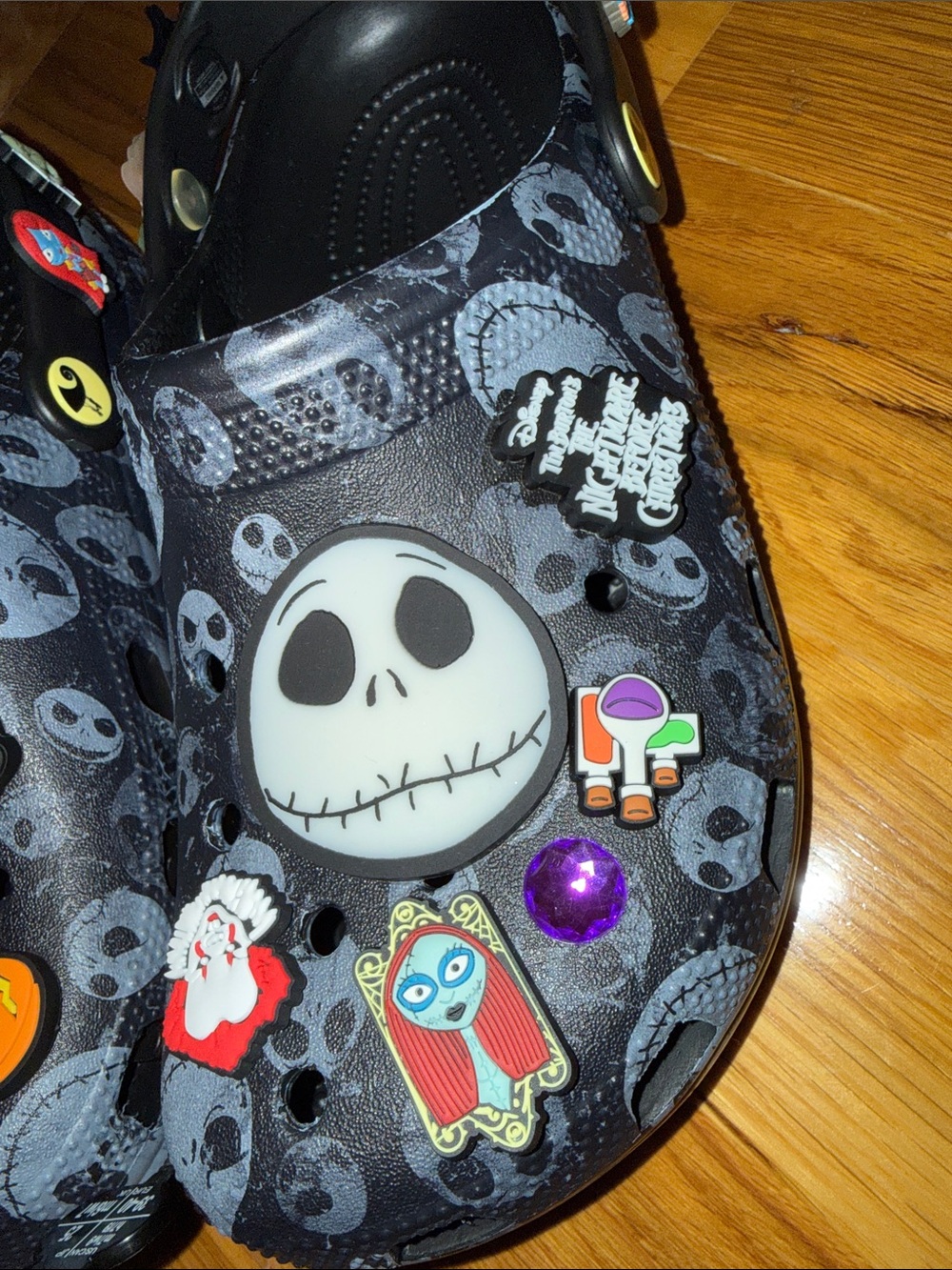 CROCS Jack Skellington Clogs with Charms - Picture 3 of 11